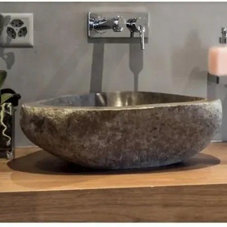 Mini Avec Cuisine, Tv Mural Et Sanitaires Tres Confortable Апартаменты