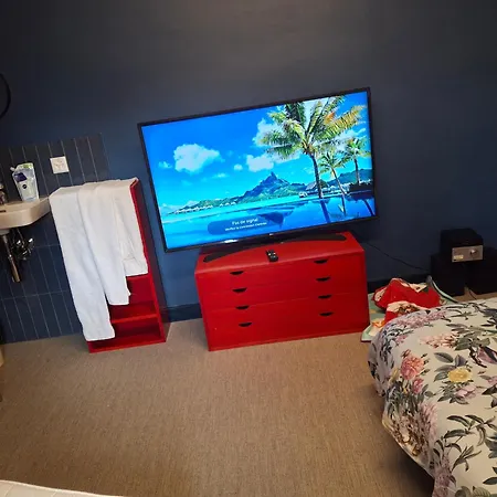 Mini Avec Cuisine, Tv Mural Et Sanitaires Tres Confortable Сен-Сюльпис